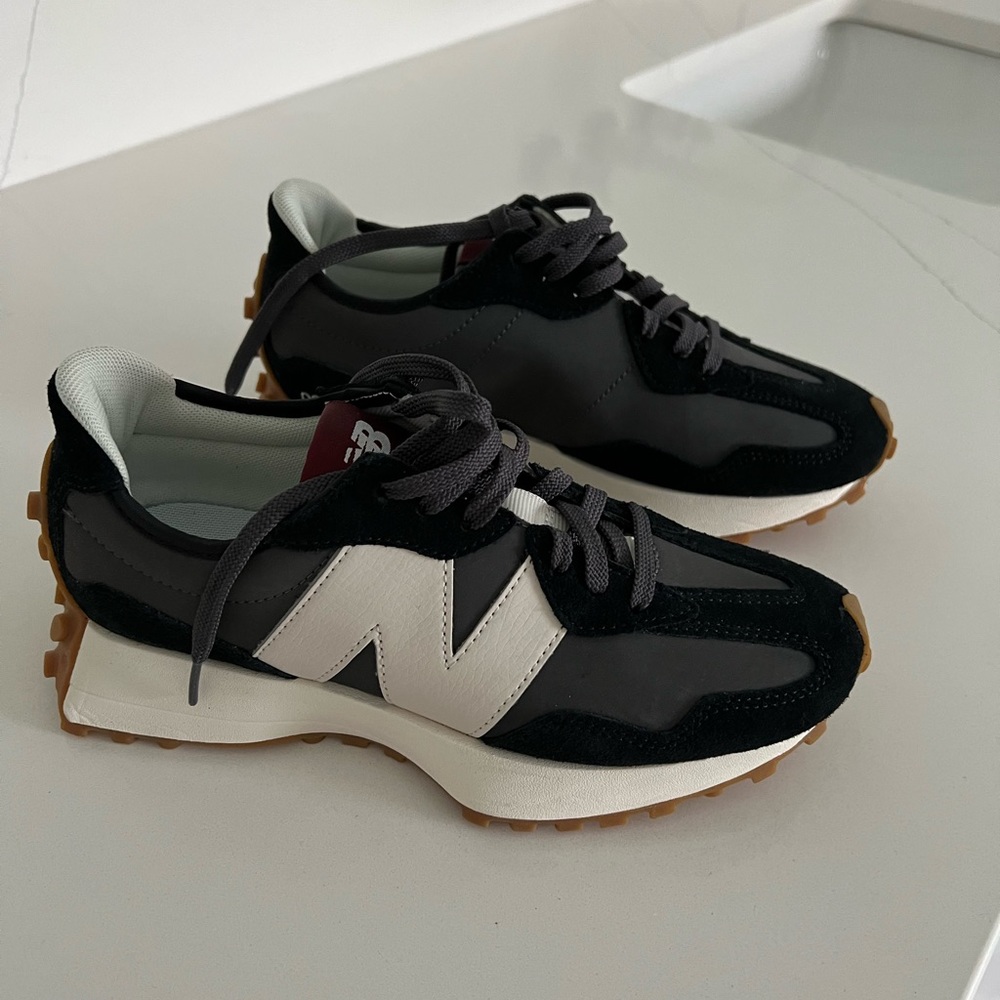 New Balance 327 sneakers - NWOT